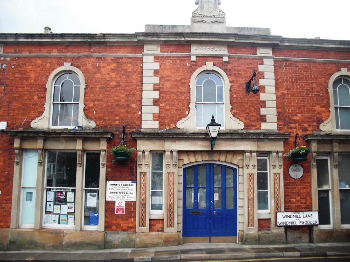 The Windmill Hotel Alford (Lincolnshire) Exterior foto